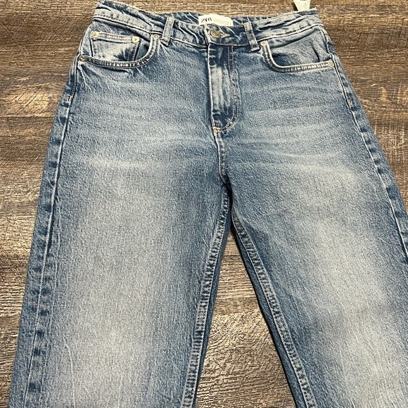 Zara Classic Blue Denim Jeans - Picture 3 of 15